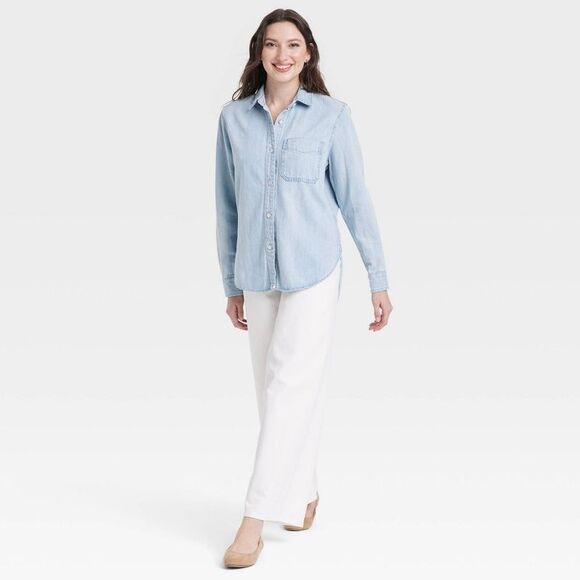 Universal Thread Tops - Universal Thread - Women's Relaxed Fit Denim Button-Down Shirt - Univ Light Wash